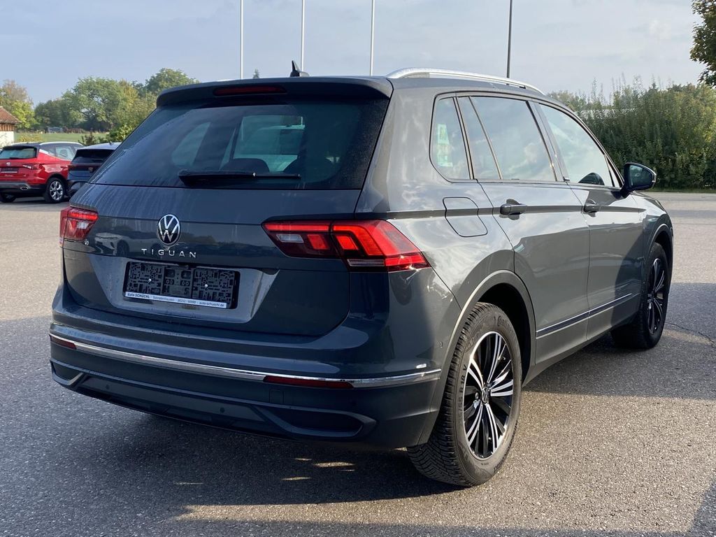 Volkswagen Tiguan 2023 г. Серый, пробег 51987 км