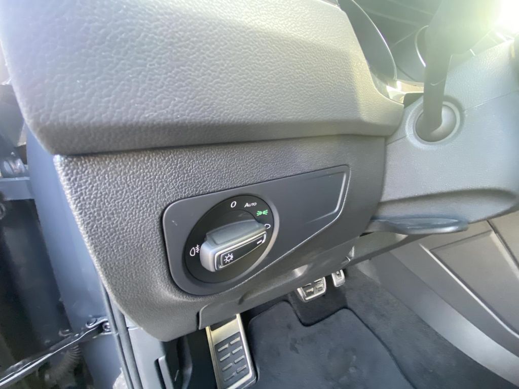 Volkswagen Tiguan 2023 г. Серый, пробег 51987 км