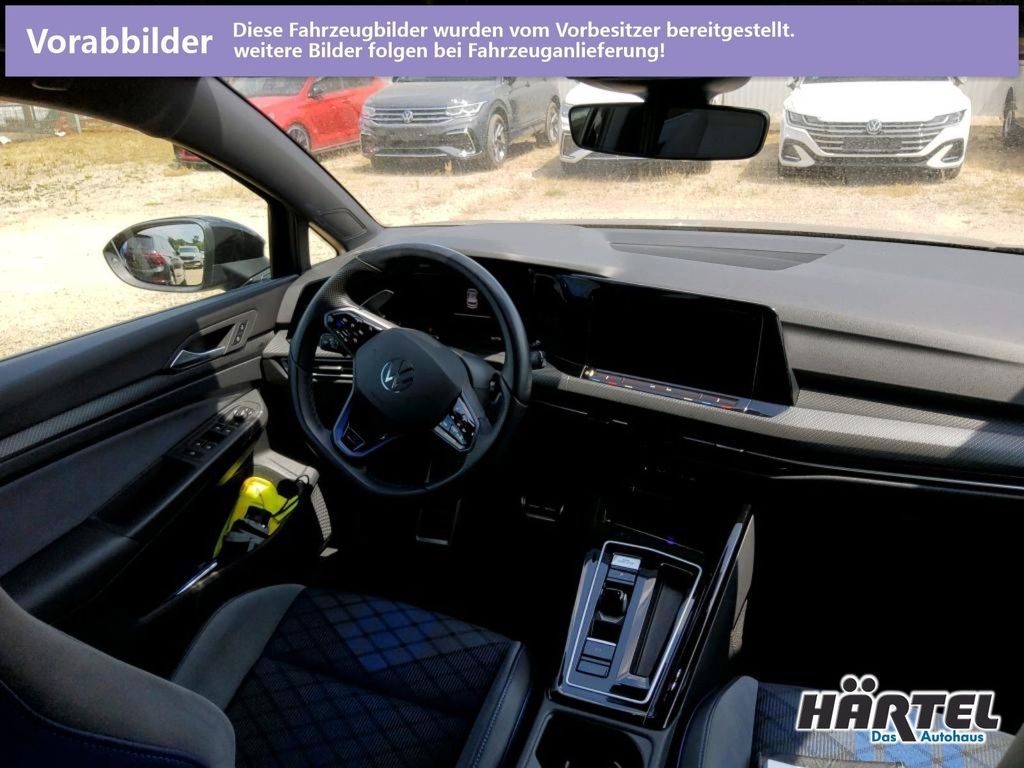 Volkswagen Golf 2023 г. Чёрный, пробег 44900 км
