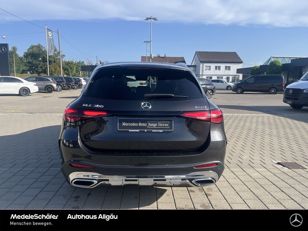 Mercedes-Benz GLC 300 2023 г. Серый, пробег 19066 км