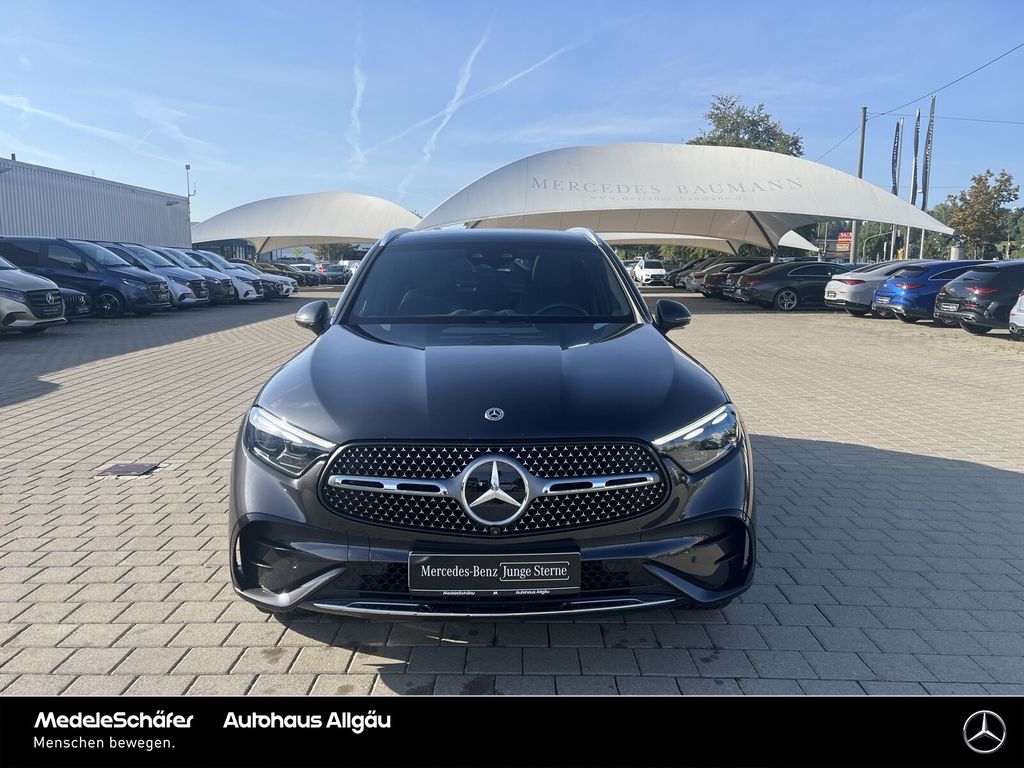 Mercedes-Benz GLC 300 2023 г. Серый, пробег 19066 км