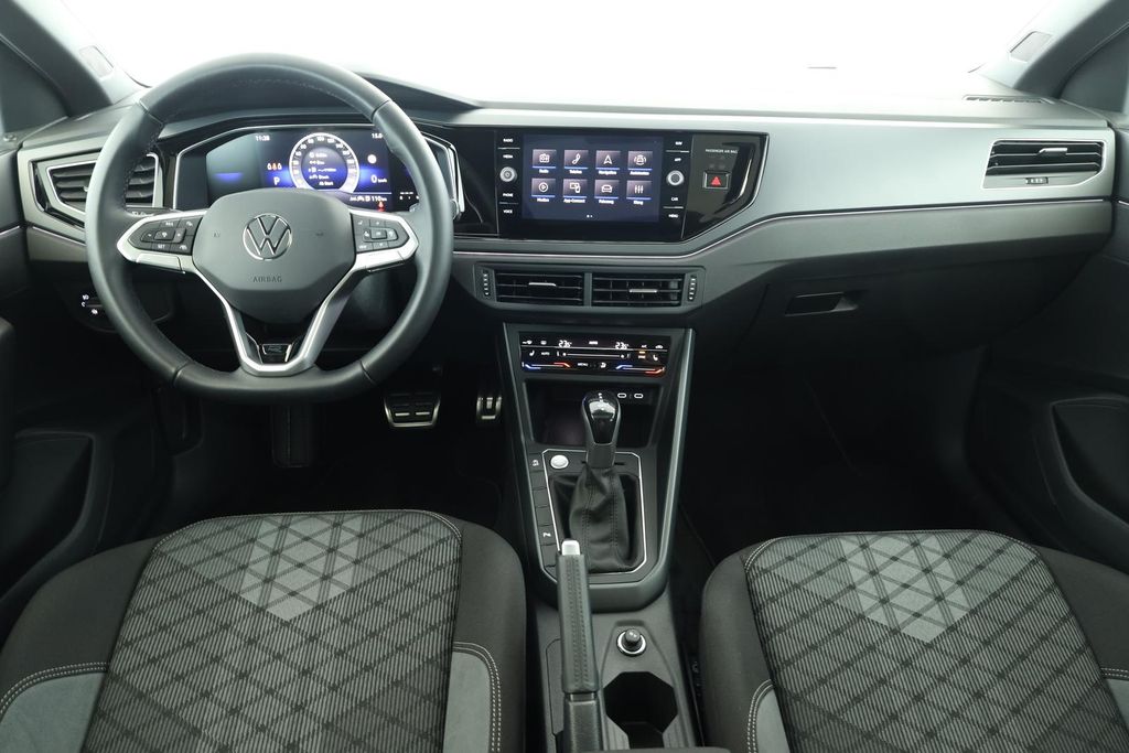 Volkswagen Polo 2024 г. Чёрный, пробег 47900 км