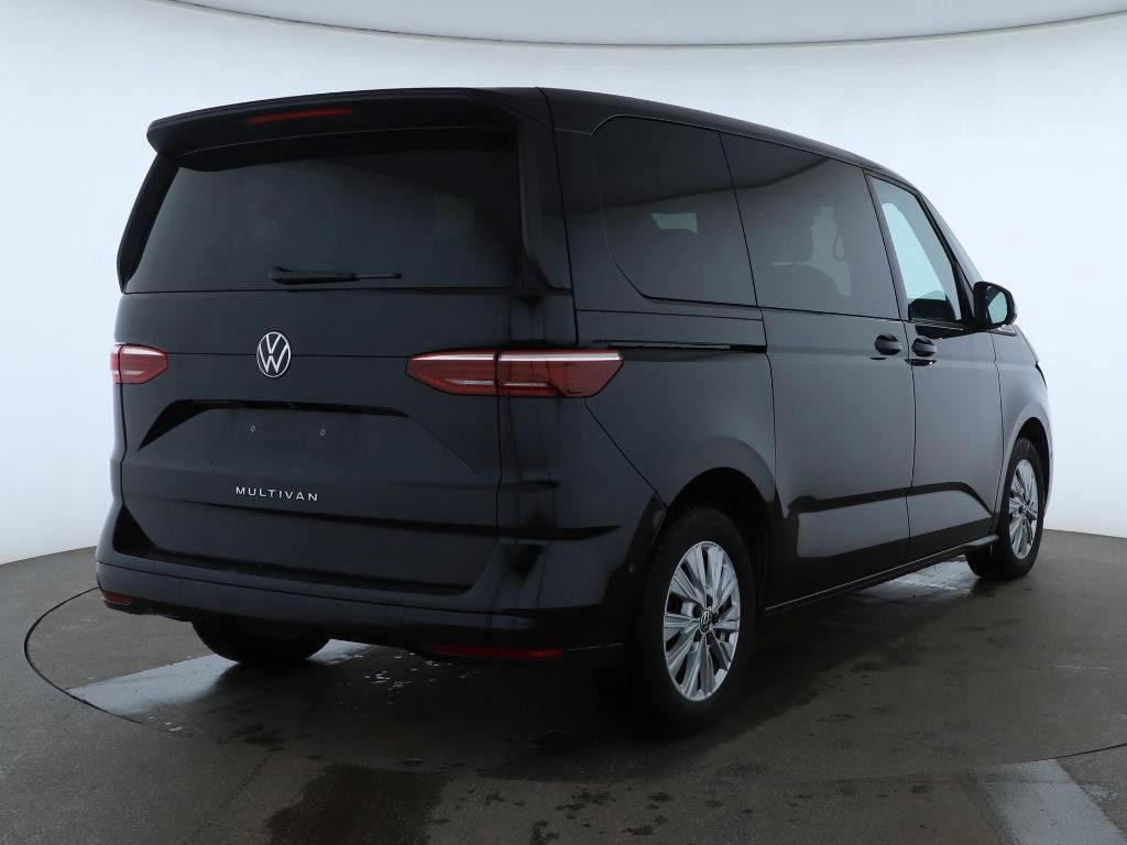Volkswagen T7 MULTIVAN 2024 г. Чёрный, пробег 42800 км