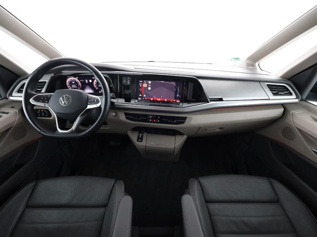 Volkswagen T7 MULTIVAN 2024 г. Чёрный, пробег 42800 км