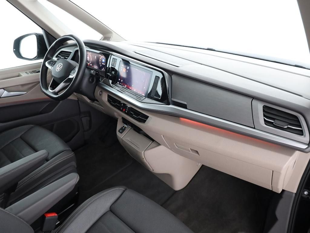 Volkswagen T7 MULTIVAN 2024 г. Чёрный, пробег 42800 км
