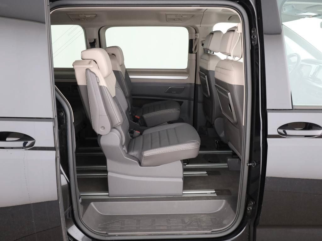 Volkswagen T7 MULTIVAN 2024 г. Чёрный, пробег 42800 км