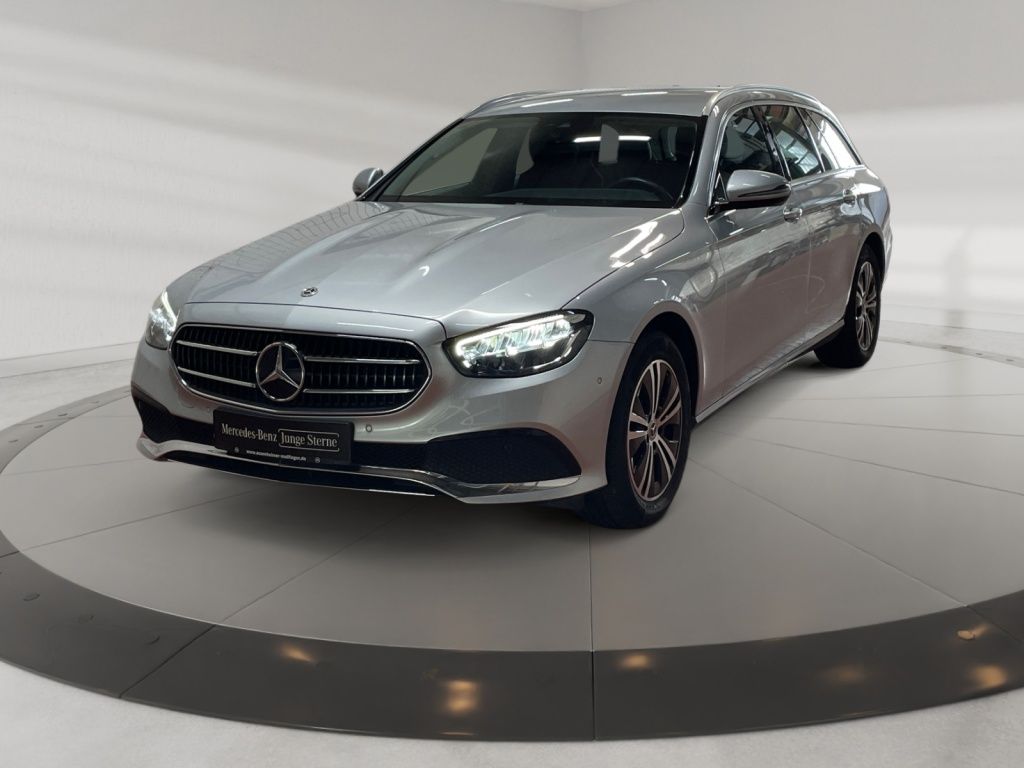 Mercedes-Benz E 220 2023 г. Серебристый, пробег 44178 км