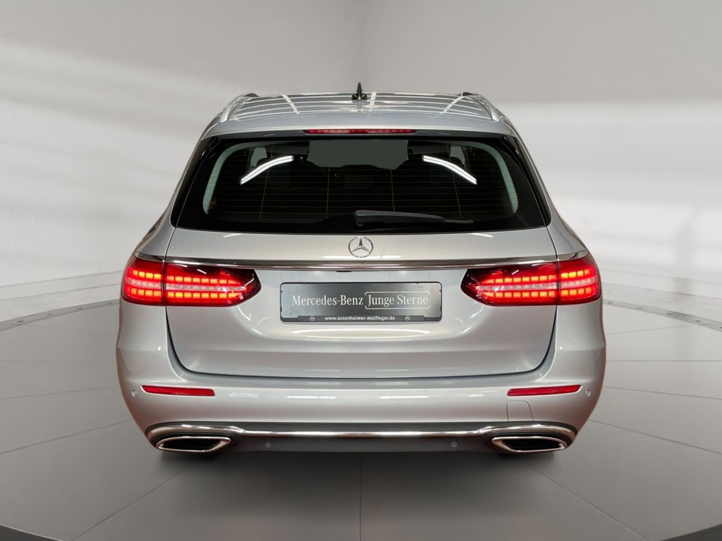 Mercedes-Benz E 220 2023 г. Серебристый, пробег 44178 км