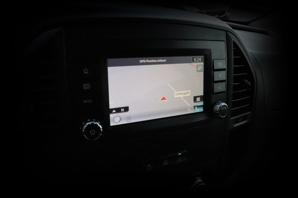 Mercedes-Benz Vito 2024 г. Белый, пробег 41689 км