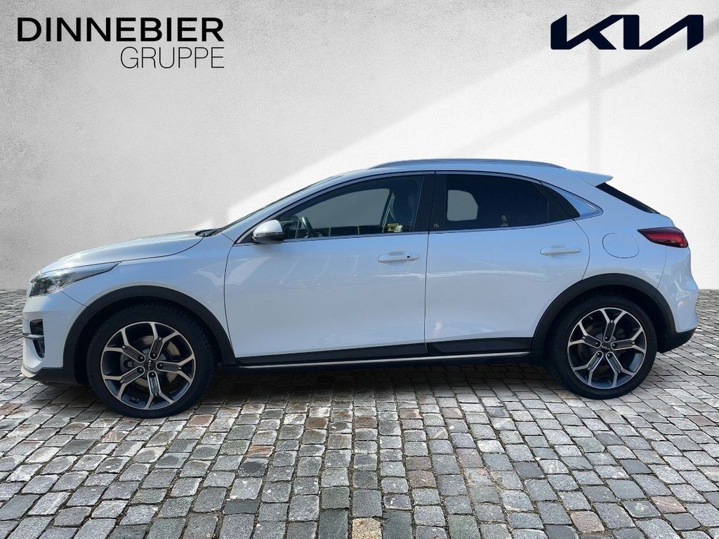Kia XCeed 2021 г. Белый, пробег 33363 км