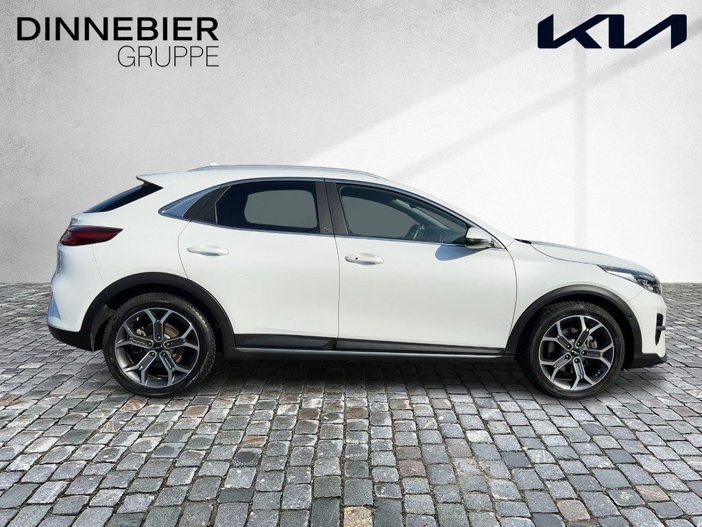 Kia XCeed 2021 г. Белый, пробег 33363 км