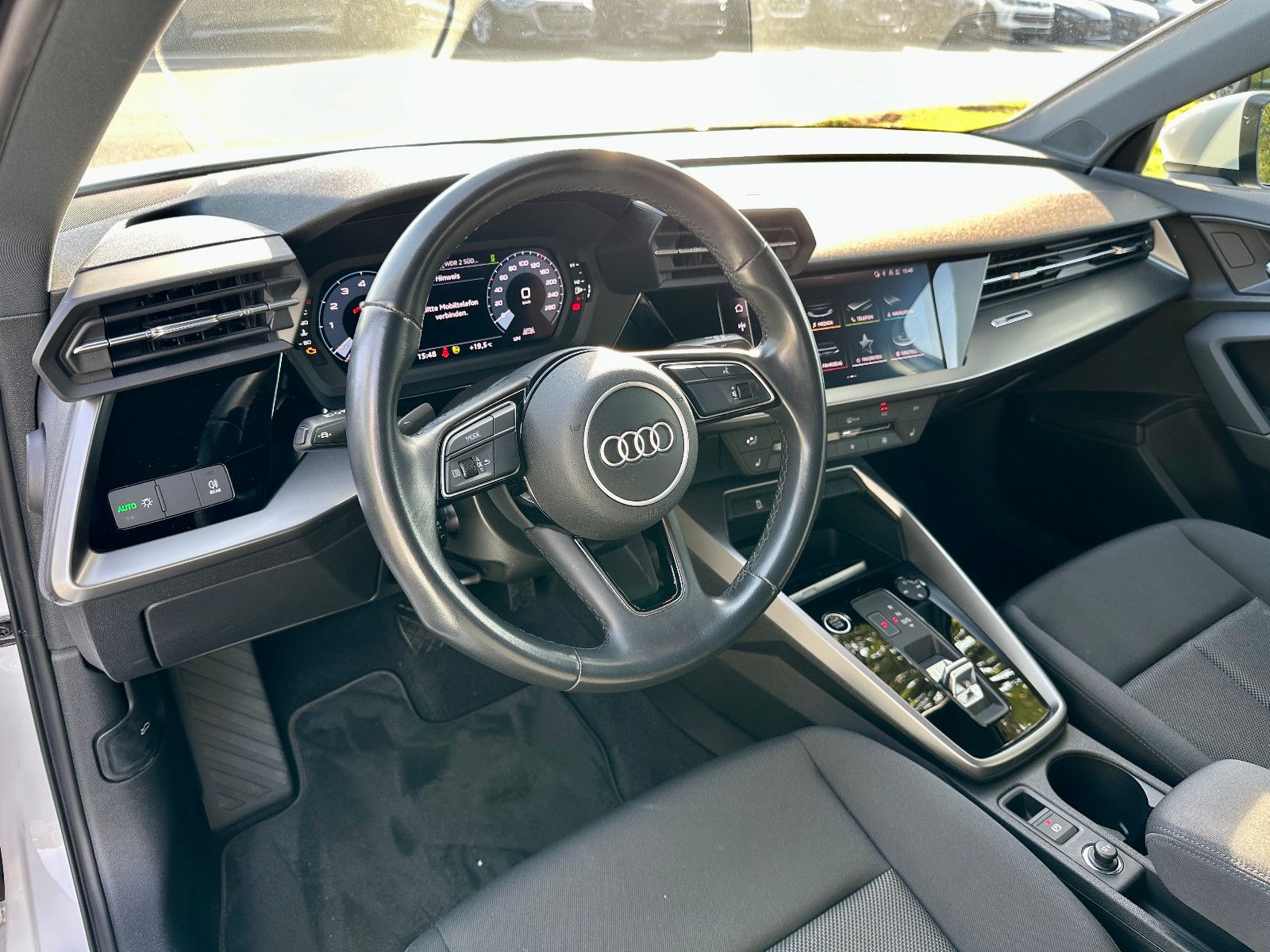 Audi A3 2023 г. Белый, пробег 32290 км