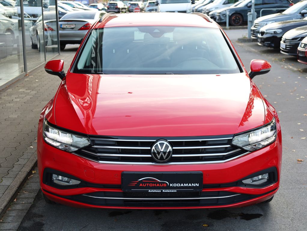 Volkswagen PASSAT VARIANT 2023 г. Красный, пробег 54929 км