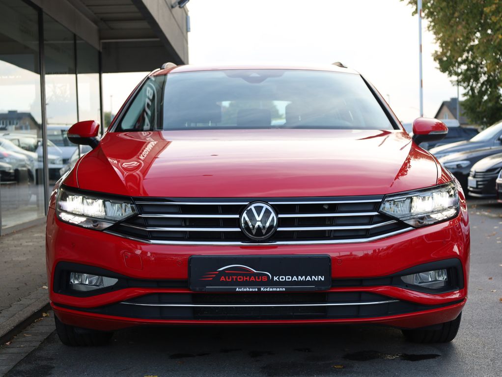 Volkswagen PASSAT VARIANT 2023 г. Красный, пробег 54929 км