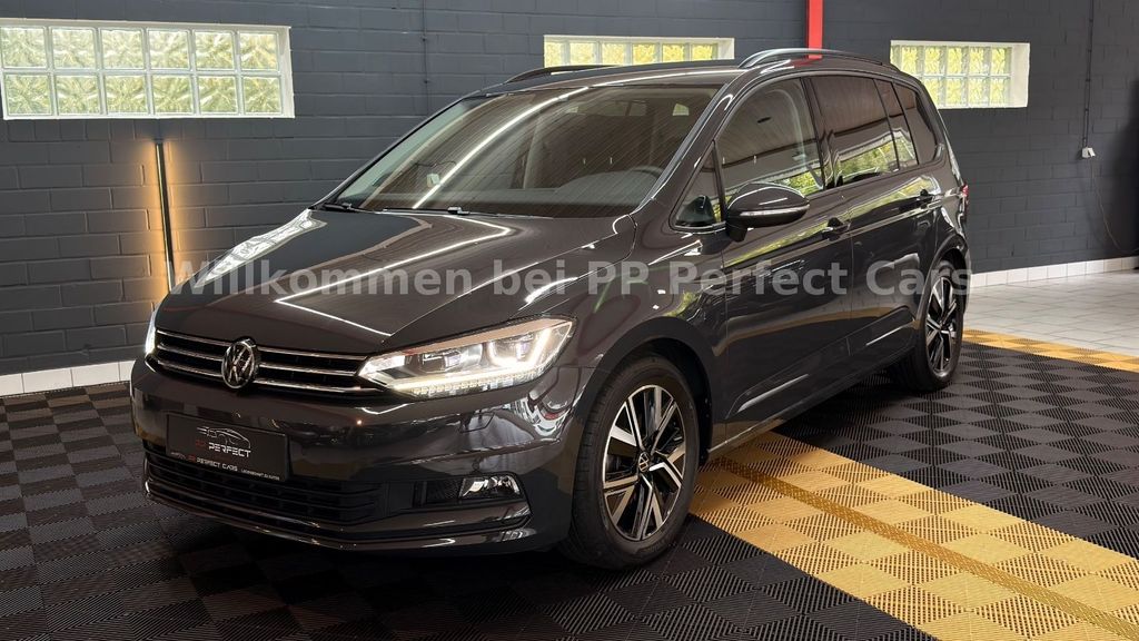 Volkswagen Touran 2025 г. Серый, пробег 38000 км