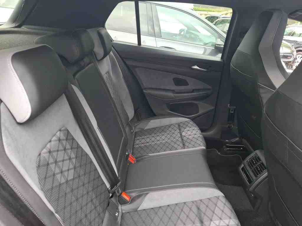 Volkswagen Golf 2024 г. Серый, пробег 22700 км