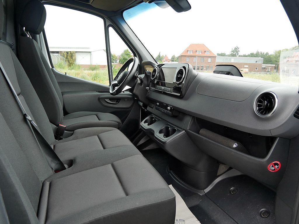 Mercedes-Benz SPRINTER 2025 г. Белый, пробег 48151 км
