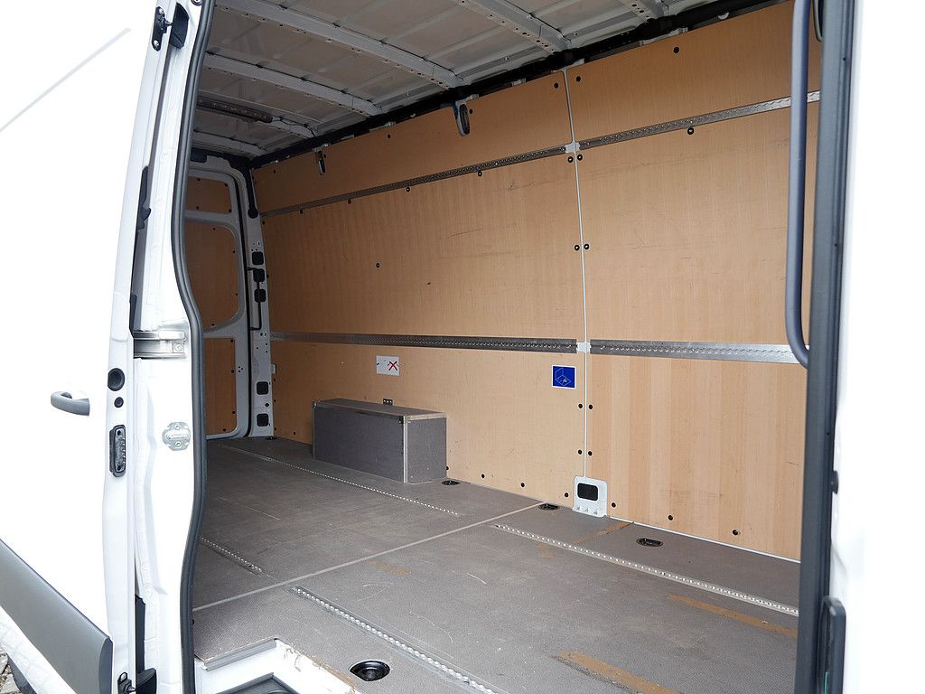 Mercedes-Benz SPRINTER 2025 г. Белый, пробег 48151 км