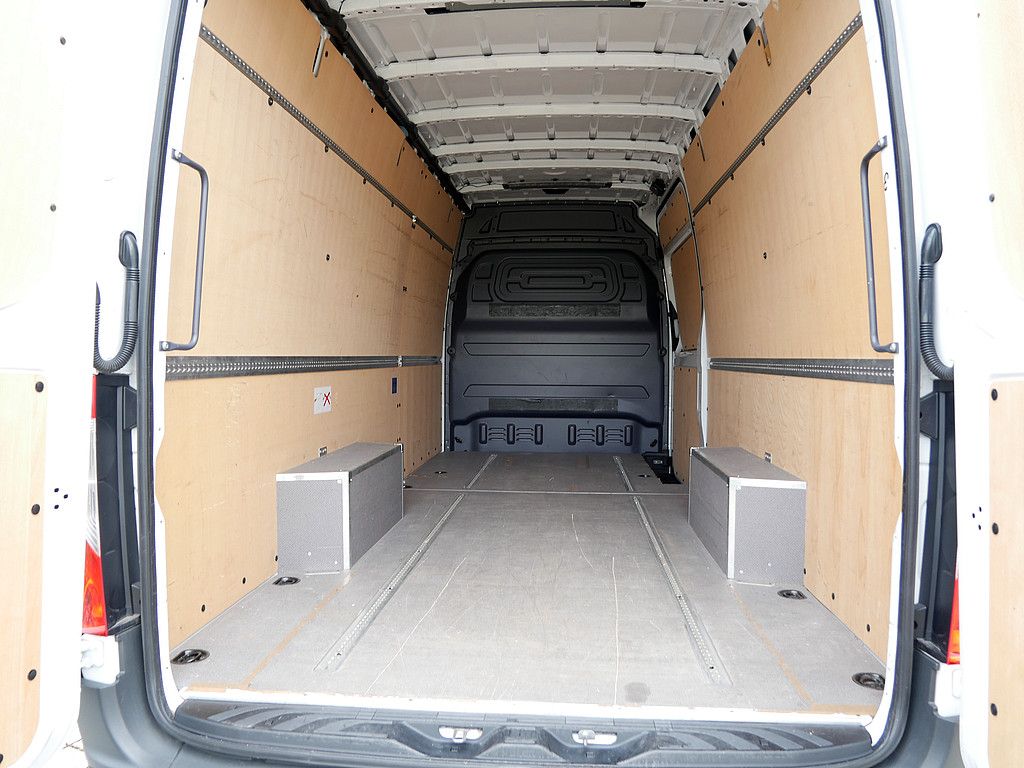 Mercedes-Benz SPRINTER 2025 г. Белый, пробег 48151 км
