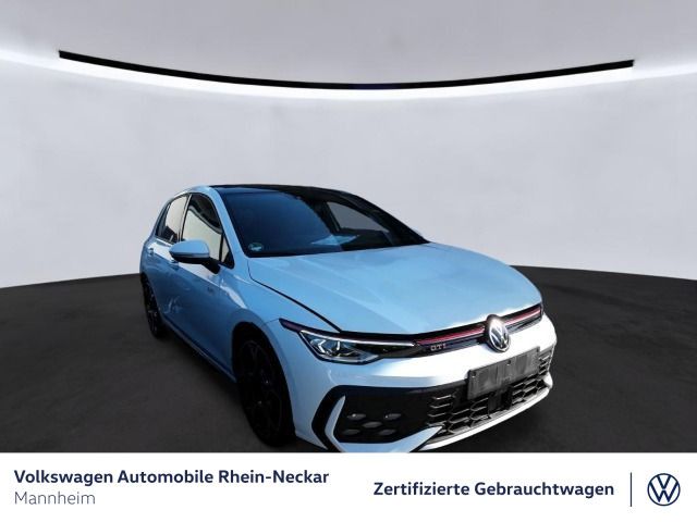 Volkswagen Golf 2024 г. Белый, пробег 36790 км