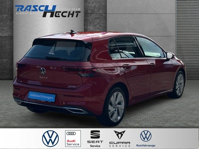 Volkswagen Golf 2023 г. Красный, пробег 22148 км