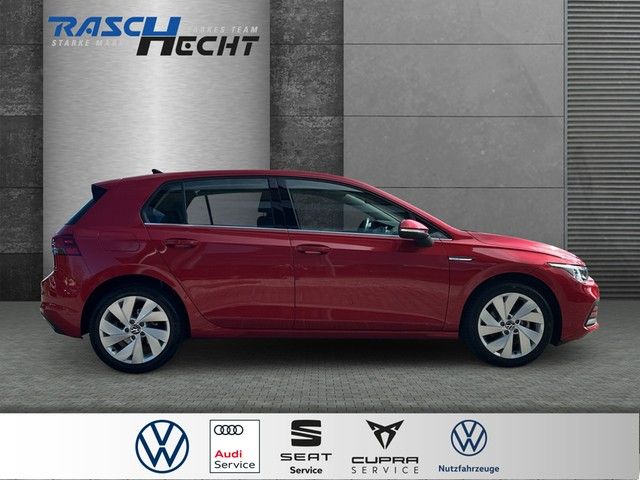 Volkswagen Golf 2023 г. Красный, пробег 22148 км