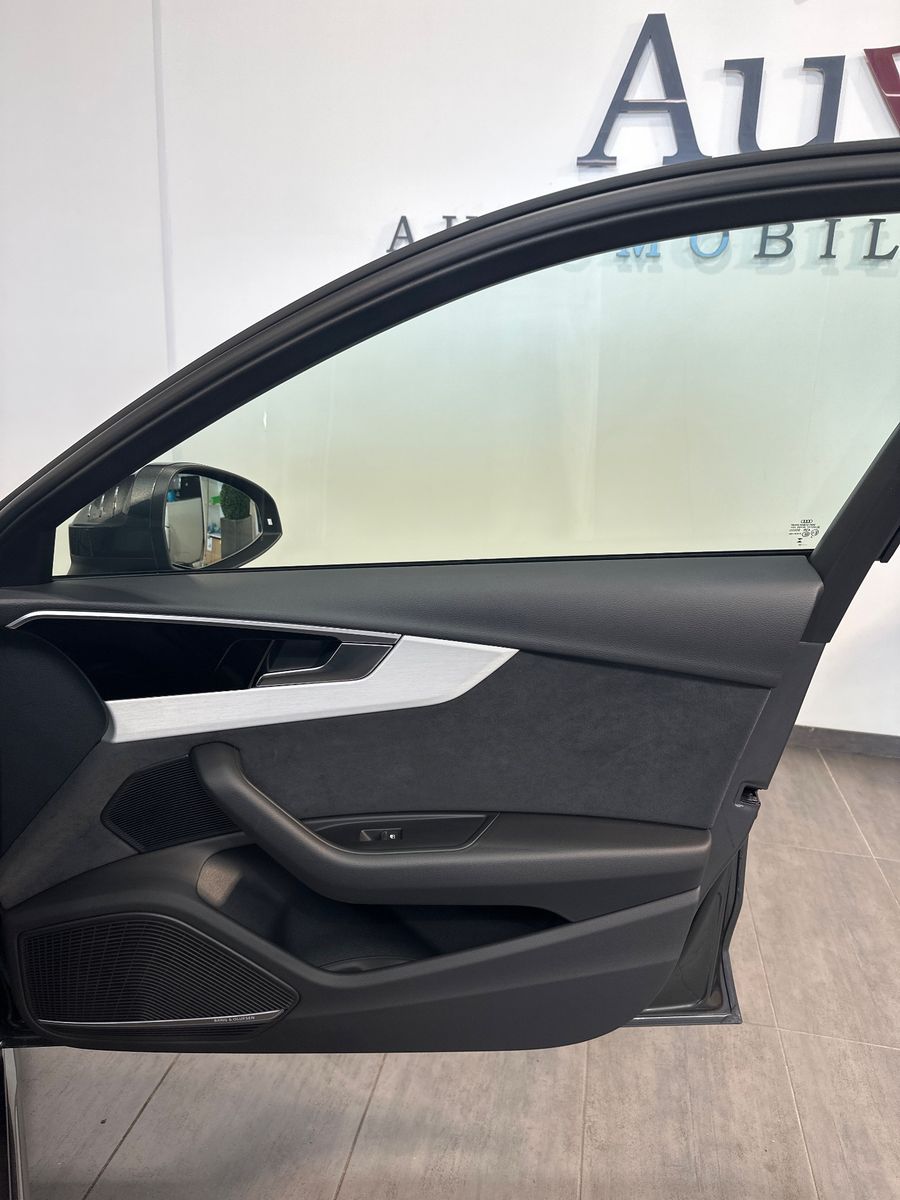 Audi A4 2023 г. Серый, пробег 44750 км