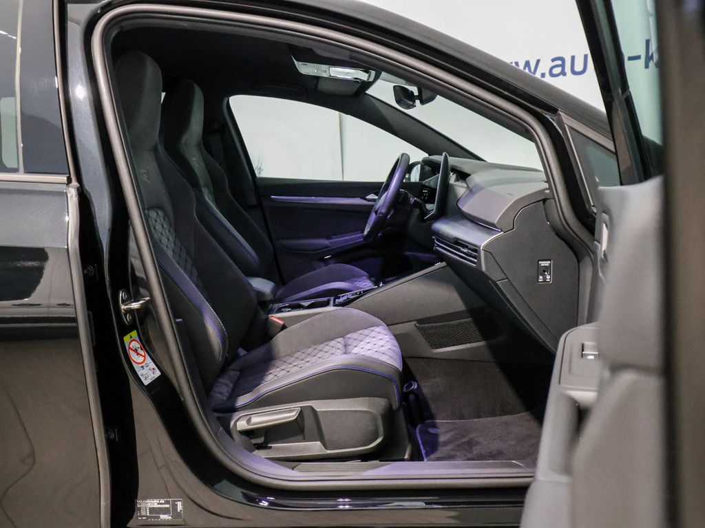 Volkswagen Golf 2025 г. Чёрный, пробег 37891 км