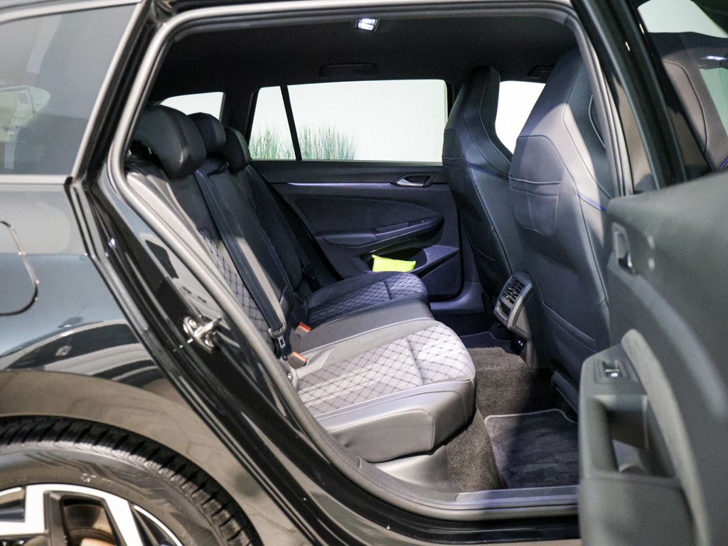 Volkswagen Golf 2025 г. Чёрный, пробег 37891 км