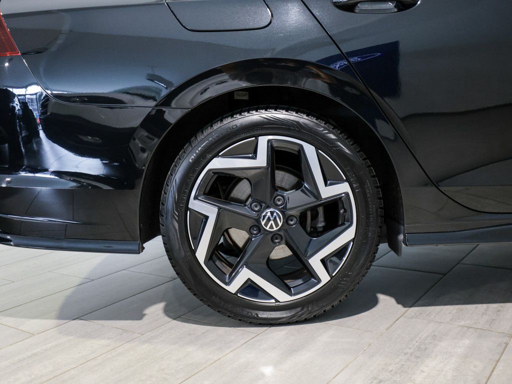 Volkswagen Golf 2025 г. Чёрный, пробег 37891 км