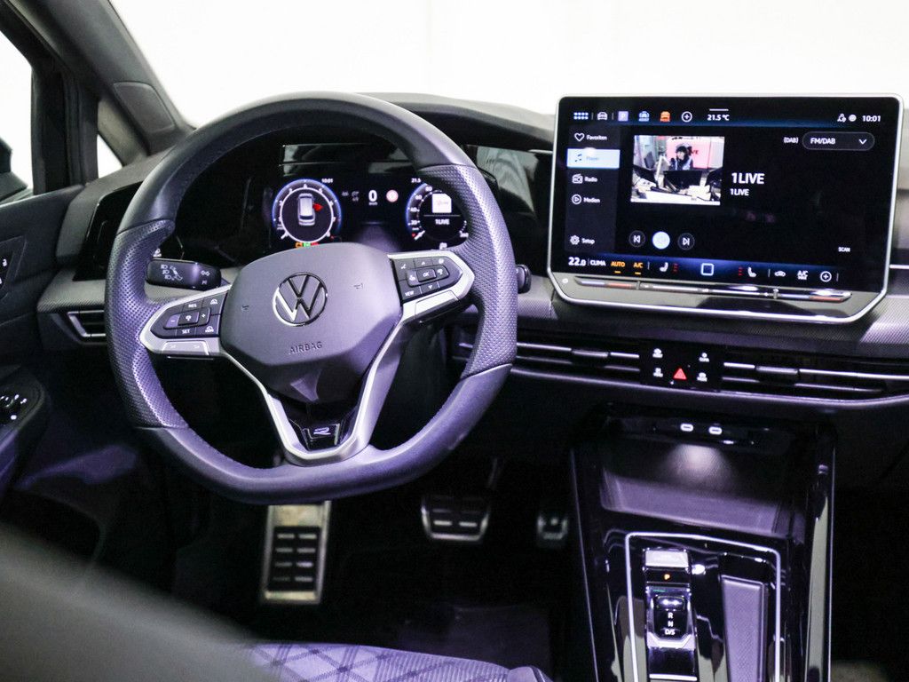 Volkswagen Golf 2025 г. Чёрный, пробег 37891 км