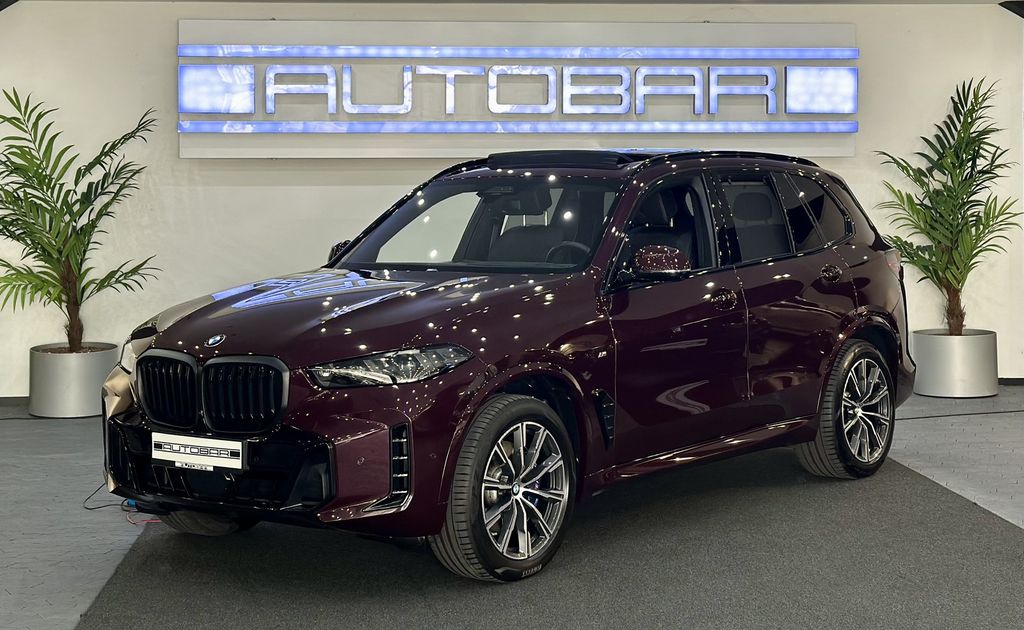 BMW X5 2024 г. Красный, пробег 44000 км