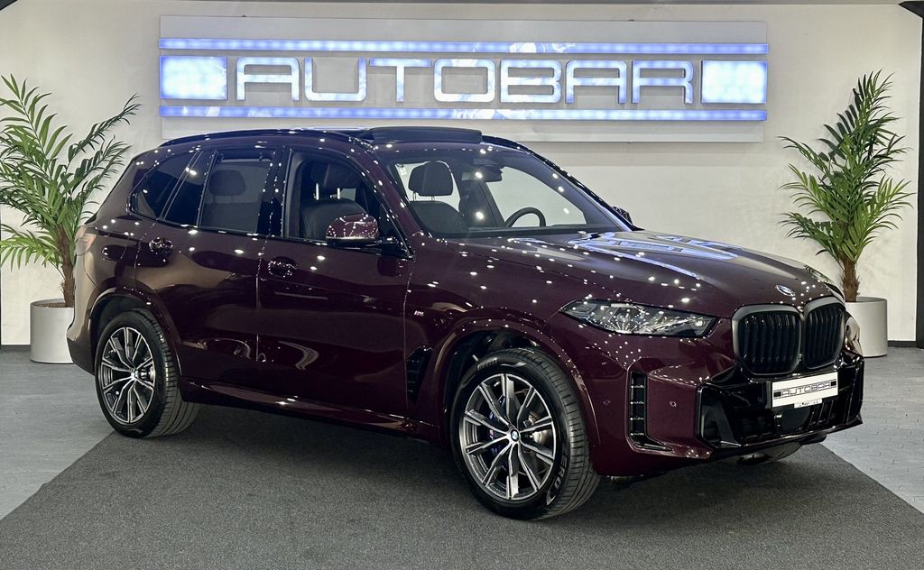 BMW X5 2024 г. Красный, пробег 44000 км