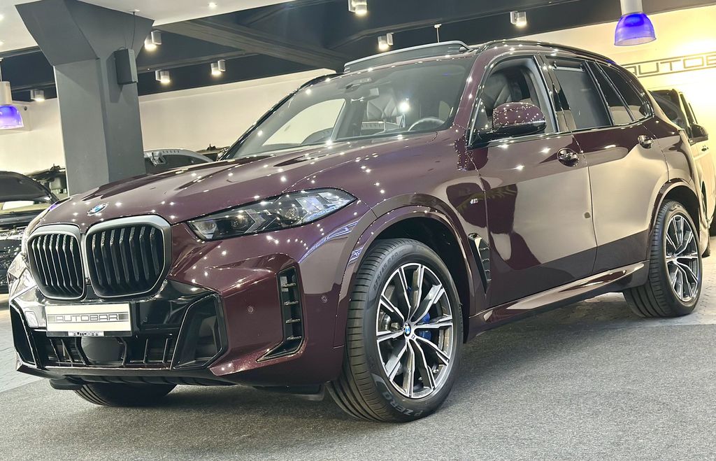 BMW X5 2024 г. Красный, пробег 44000 км