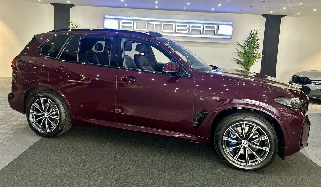 BMW X5 2024 г. Красный, пробег 44000 км