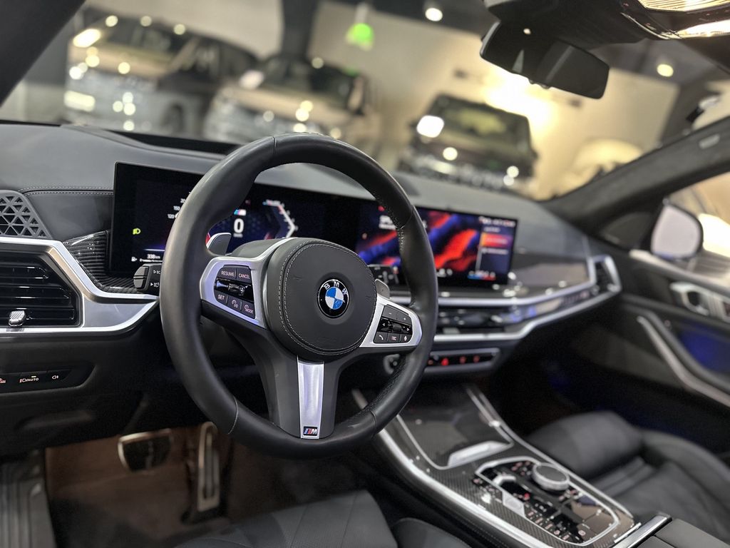 BMW X5 2024 г. Красный, пробег 44000 км