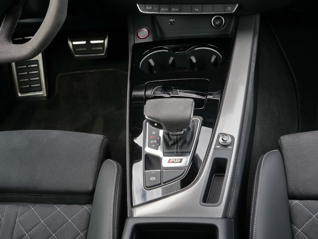 Audi RS4 2024 г. Серый, пробег 32504 км
