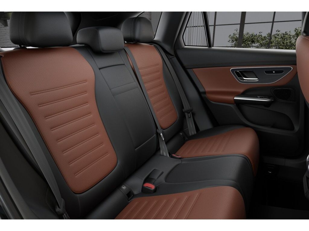 Mercedes-Benz GLC 220 2025 г. Серый, пробег 26510 км