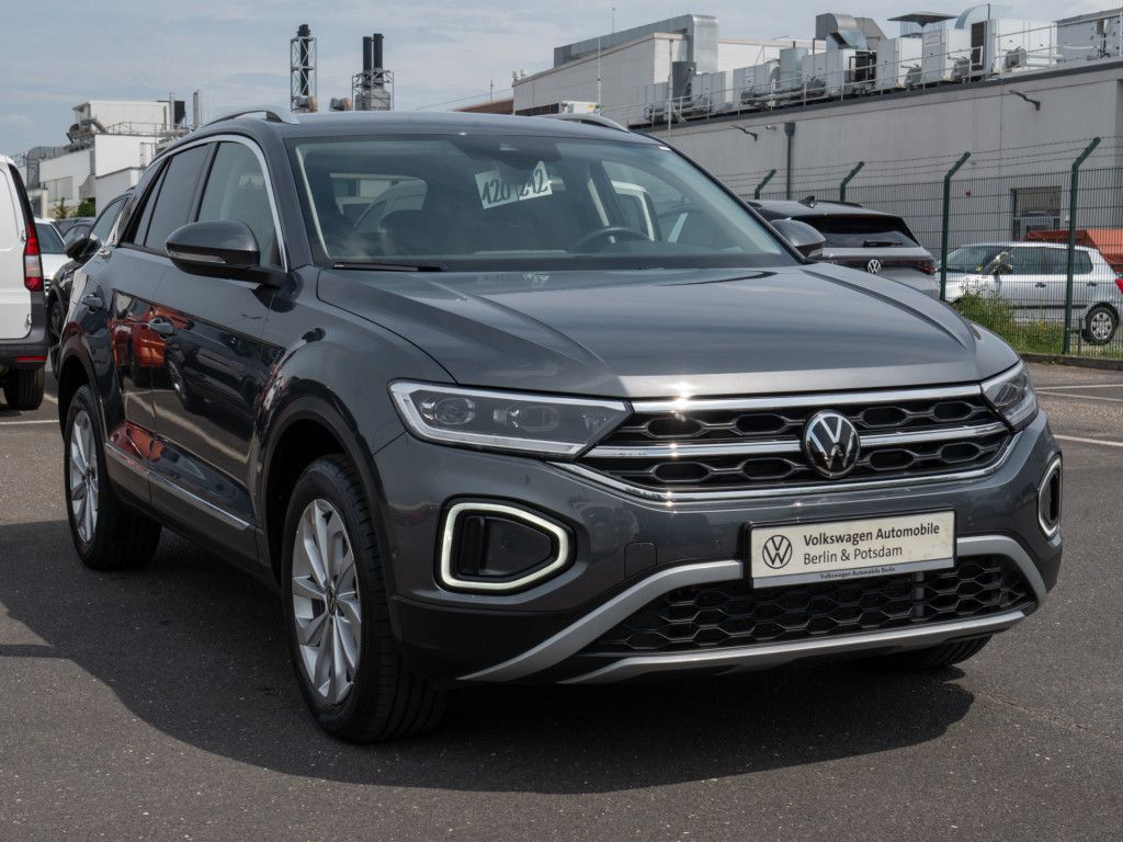 Volkswagen T-Roc 2023 г. Серый, пробег 33750 км