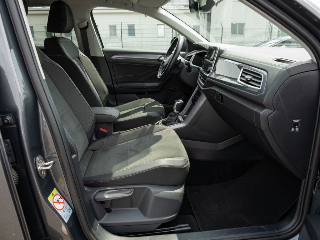 Volkswagen T-Roc 2023 г. Серый, пробег 33750 км