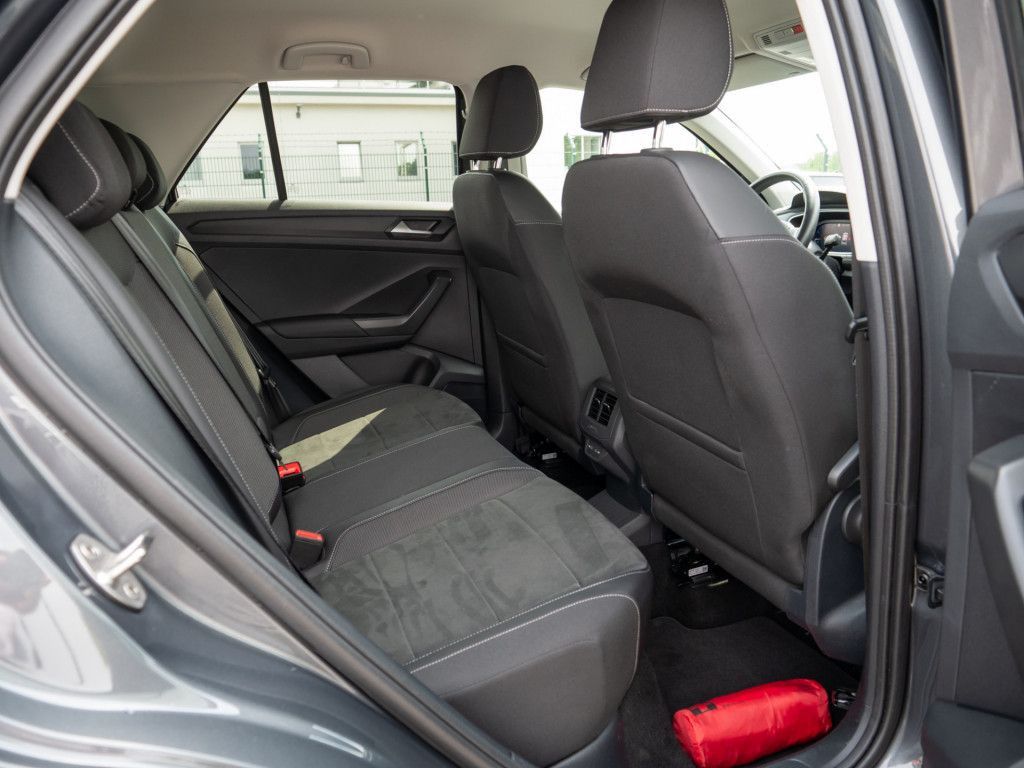 Volkswagen T-Roc 2023 г. Серый, пробег 33750 км