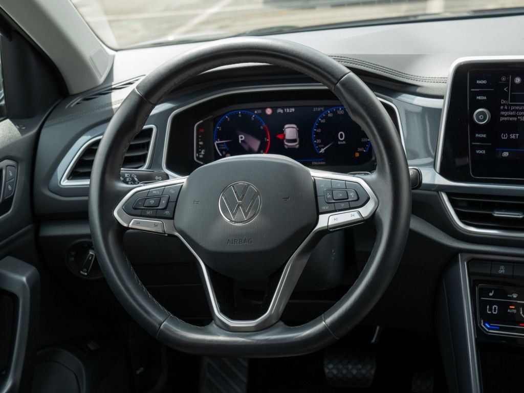 Volkswagen T-Roc 2023 г. Серый, пробег 33750 км