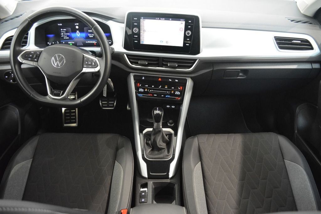 Volkswagen T-Roc 2024 г. Серебристый, пробег 52700 км