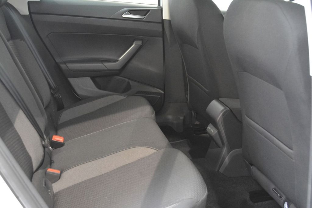 Volkswagen Polo 2023 г. Белый, пробег 39900 км