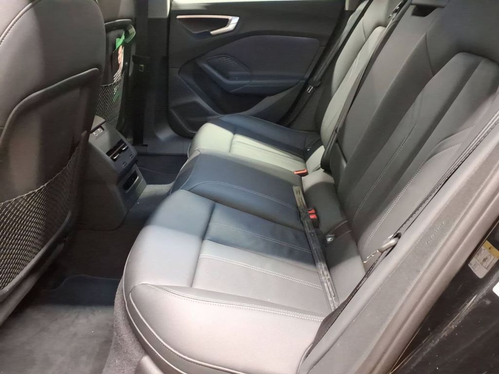 Audi A5 2026 г. Чёрный, пробег 27312 км