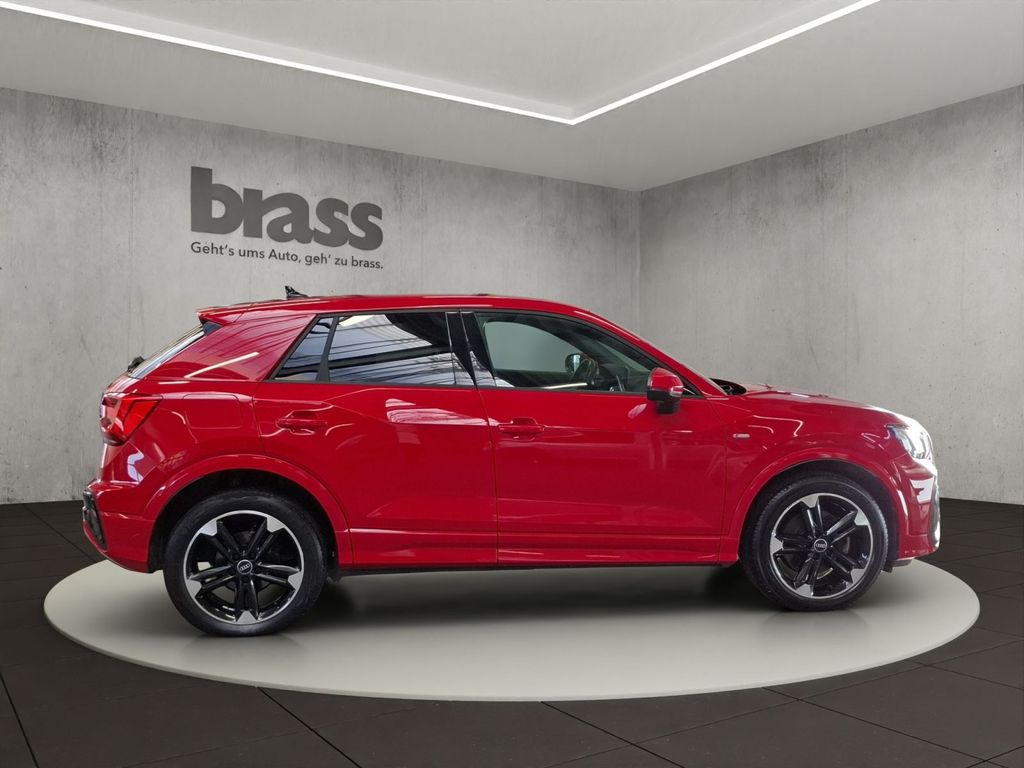 Audi Q2 2022 г. Красный, пробег 57061 км