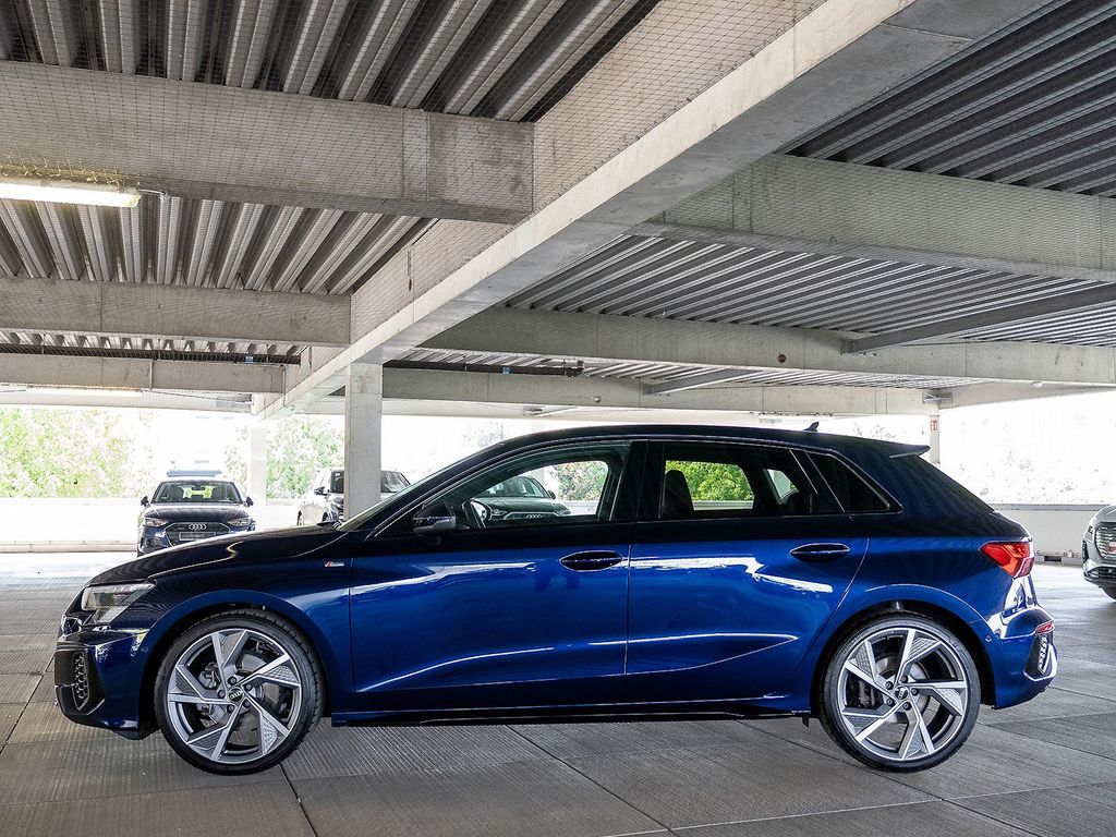 Audi A3 2022 г. Синий, пробег 16714 км