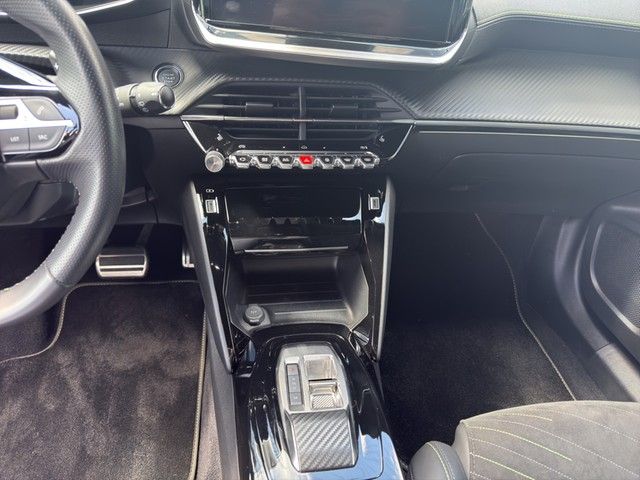 Peugeot 2008 2024 г. Серый, пробег 38750 км