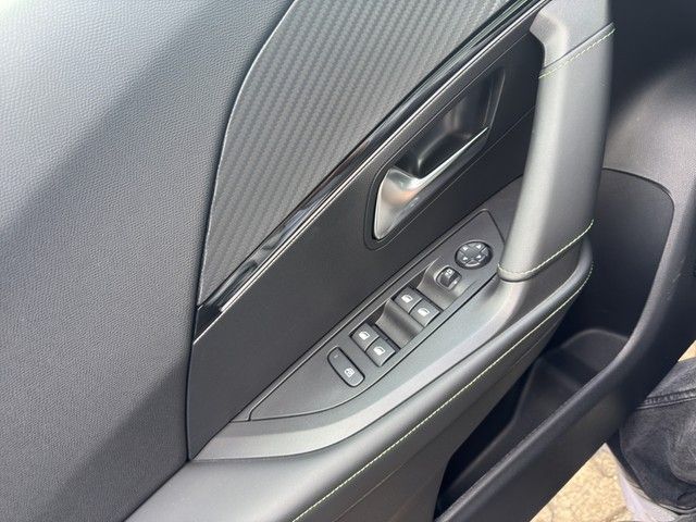 Peugeot 2008 2024 г. Серый, пробег 38750 км