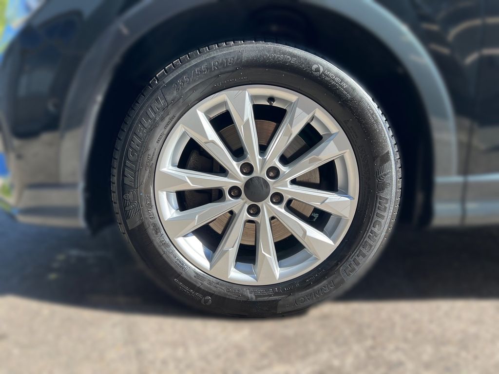 Audi Q3 2023 г. Чёрный, пробег 30324 км